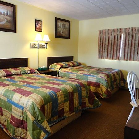 Hillside Inn Pembroke Luaran gambar
