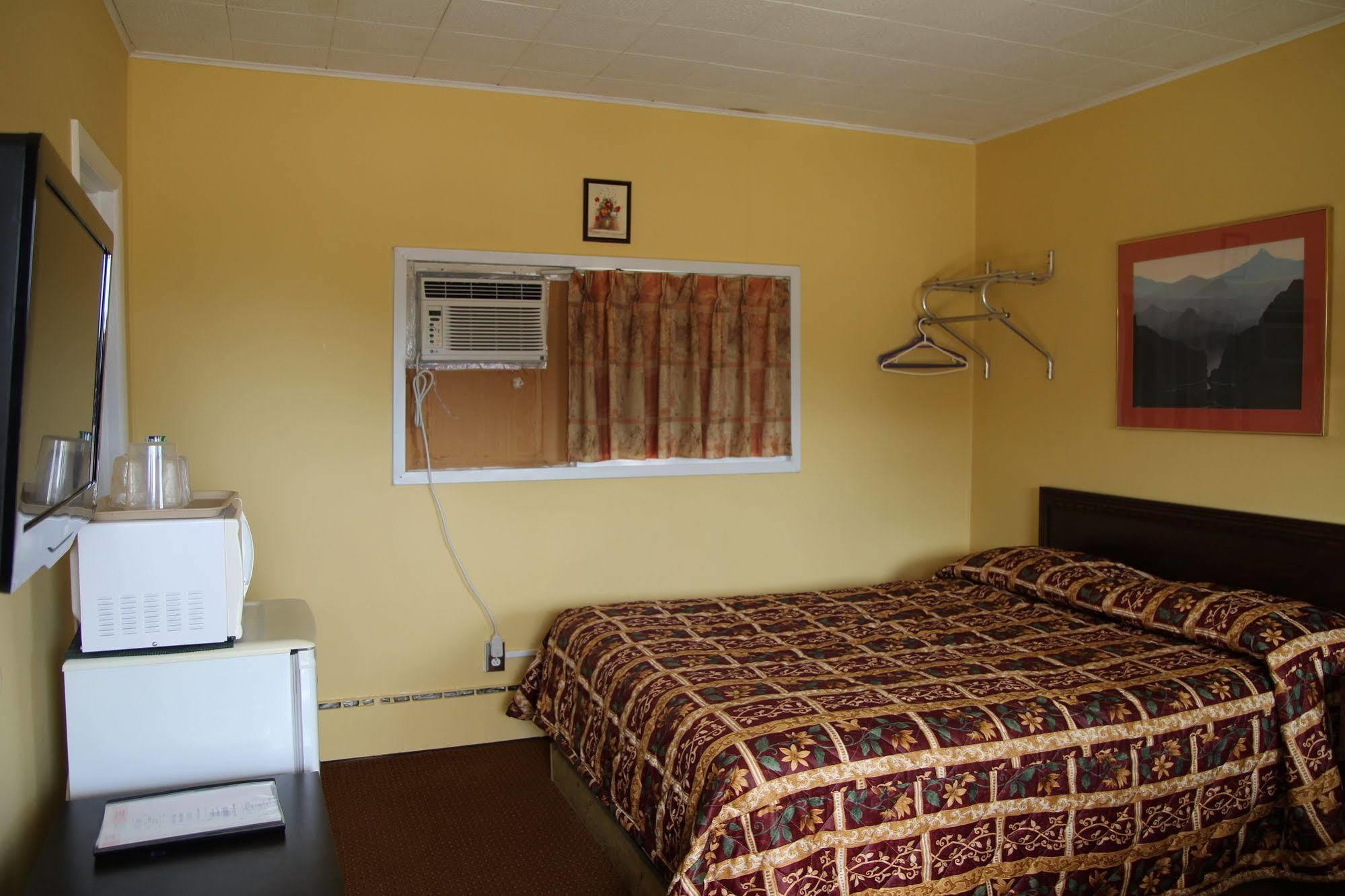 Hillside Inn Pembroke Luaran gambar