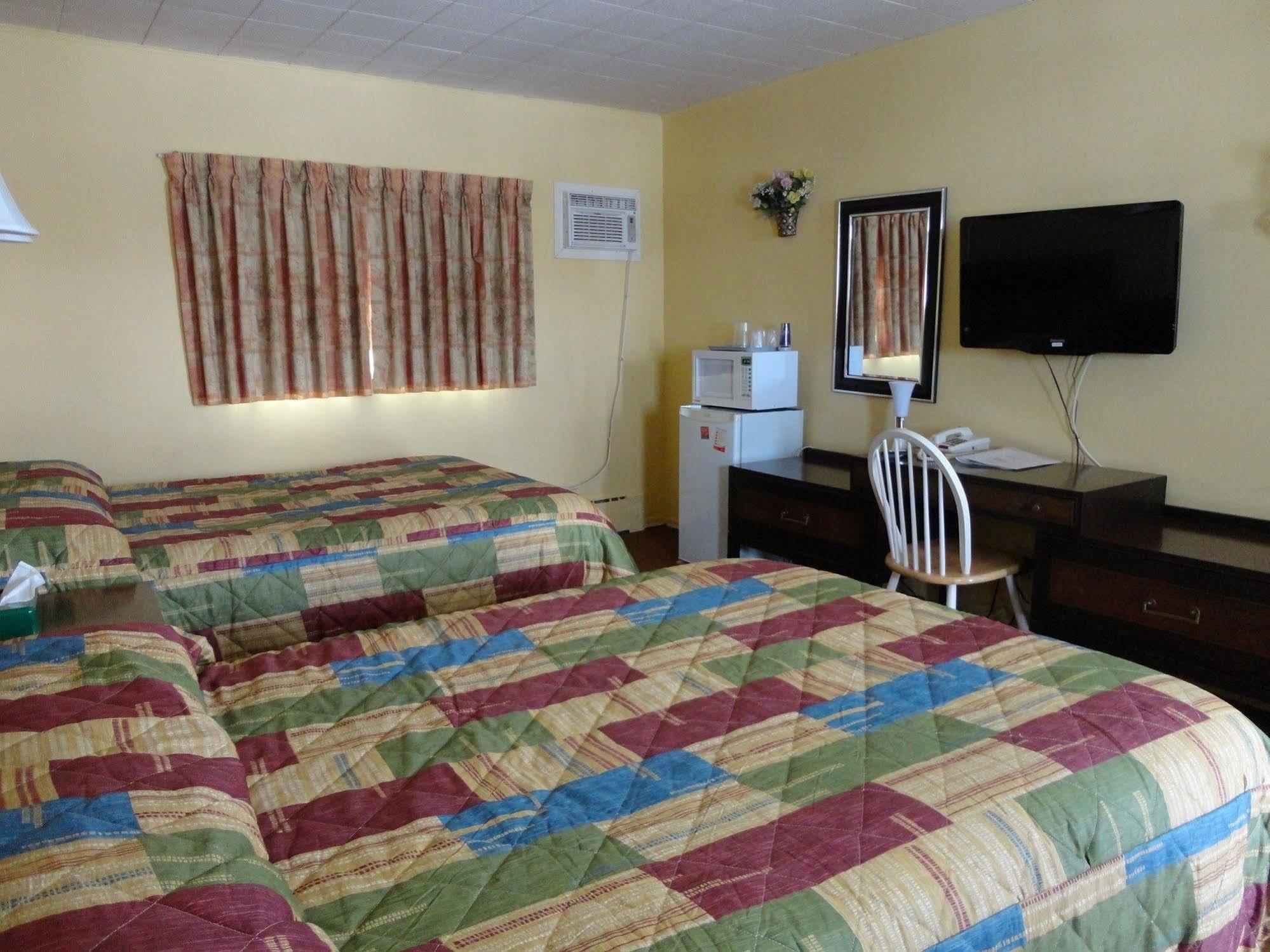 Hillside Inn Pembroke Luaran gambar