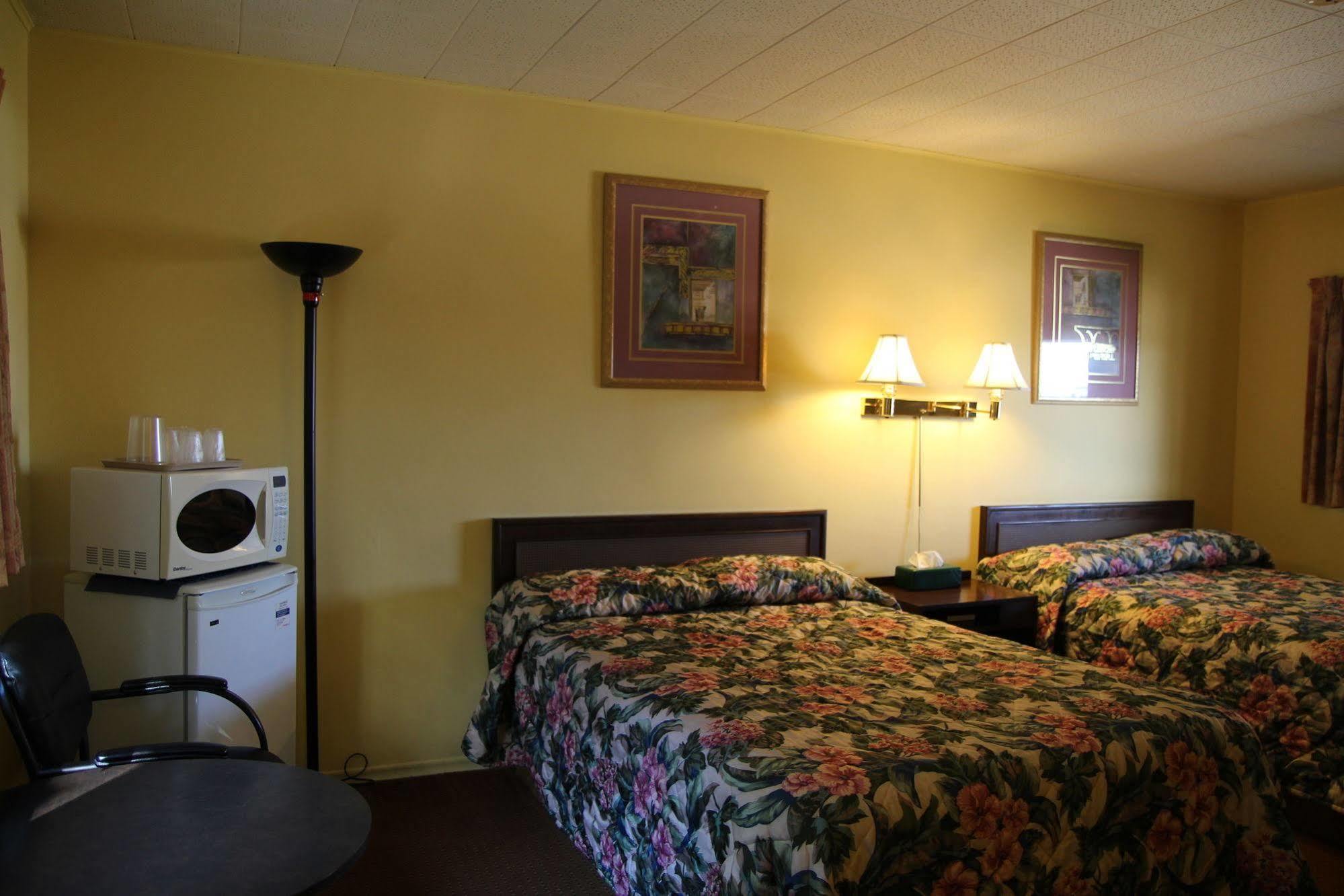 Hillside Inn Pembroke Luaran gambar