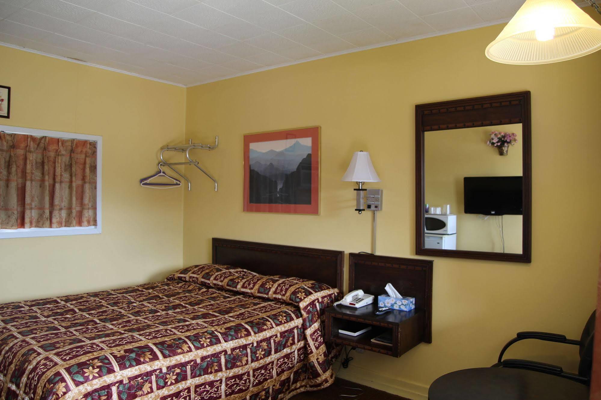 Hillside Inn Pembroke Luaran gambar